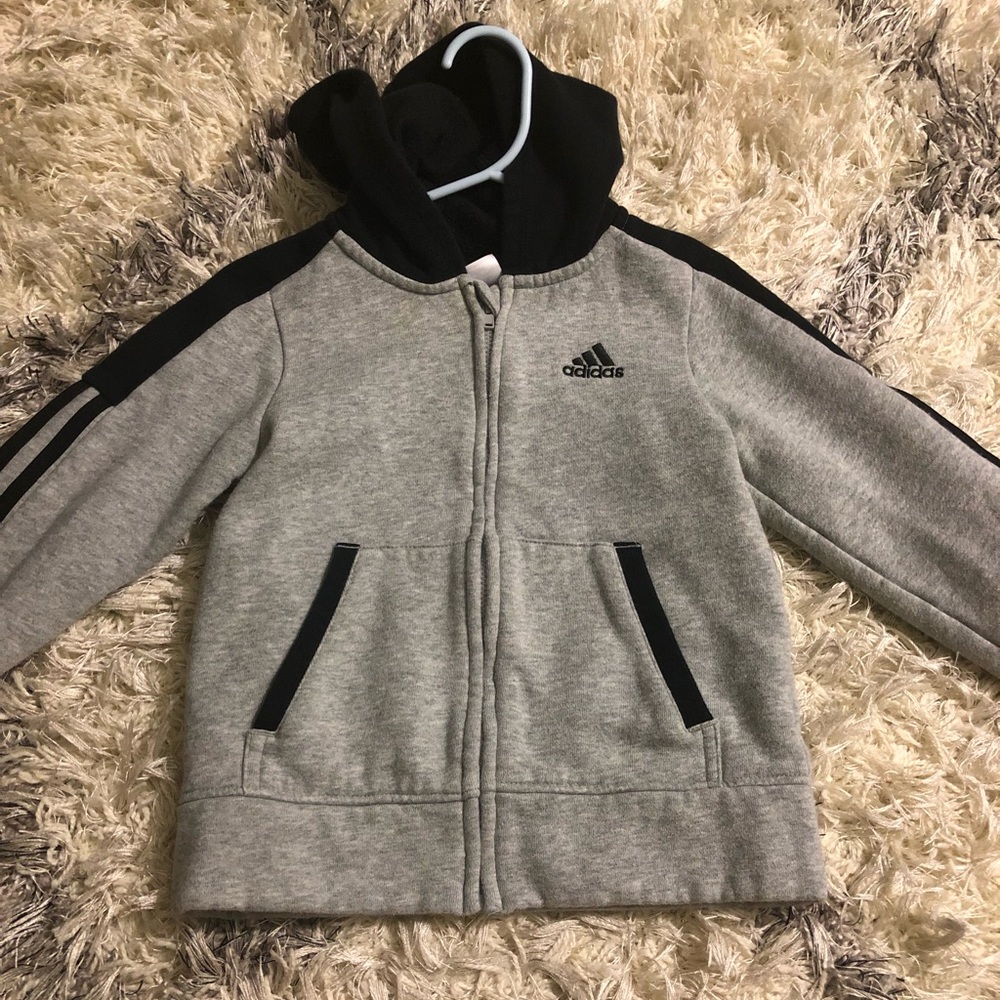 Adidas sweatsuit outfit